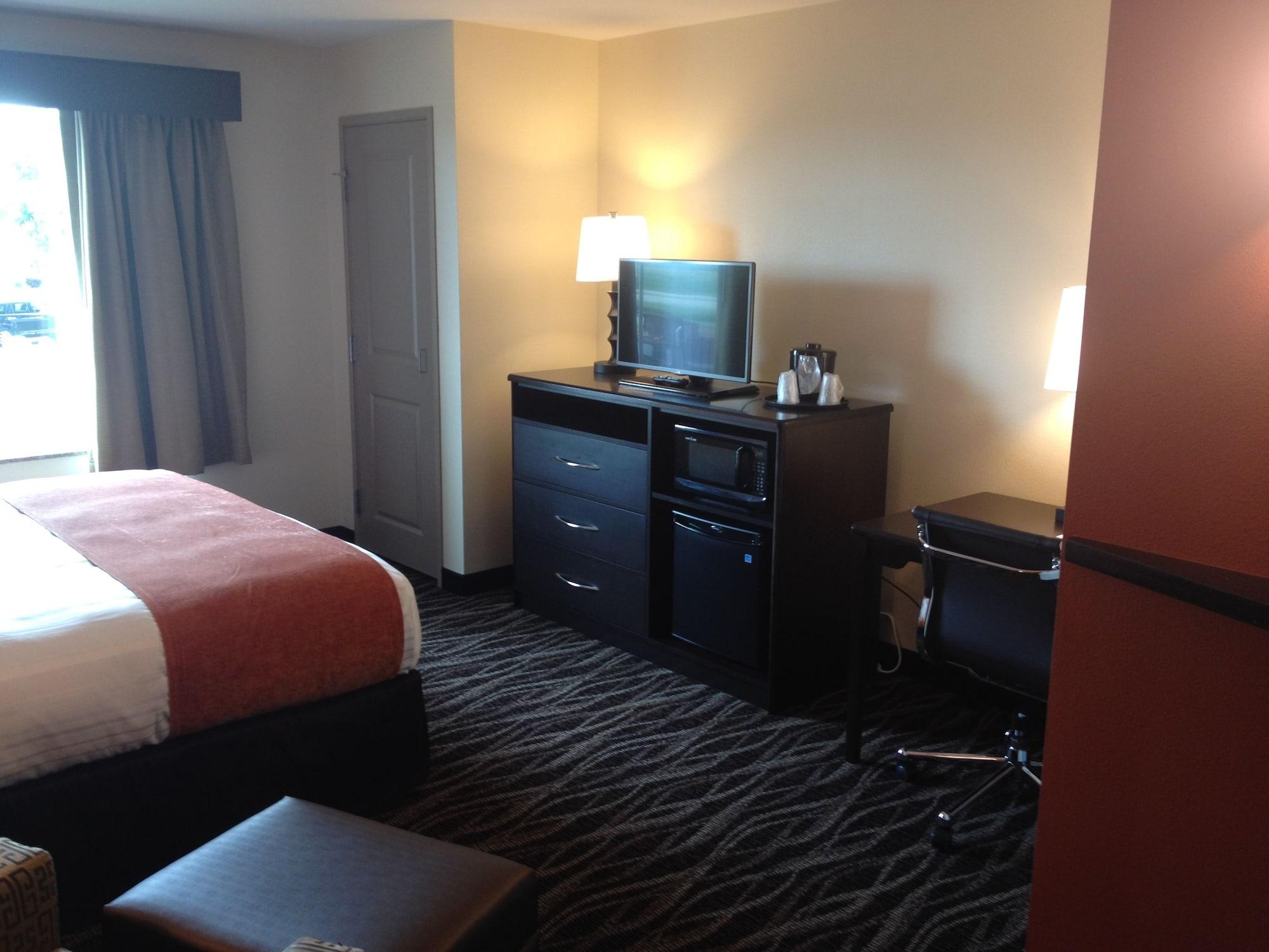 AmericInn by Wyndham Waupun Exterior foto